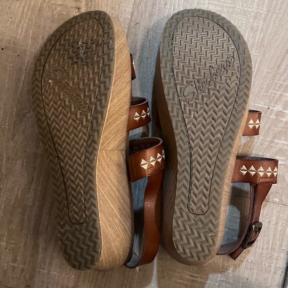 Skechers Luxe Foam Platform Wedge - Picture 3 of 3